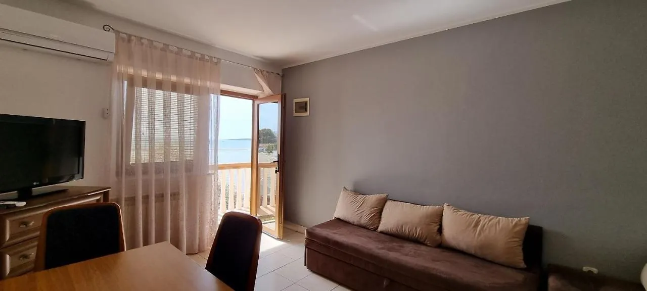 Apartments Real - 10 M From Sea Medulin Croatia